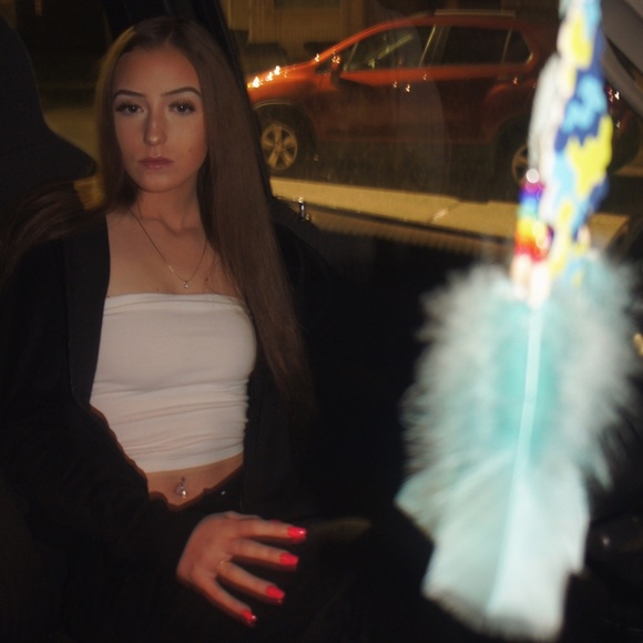 Profile Picture of Dani Harris (@daniihunter) on Poshmark