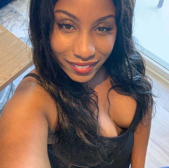 Profile Picture of Chatara Sade (@chataram) on Poshmark