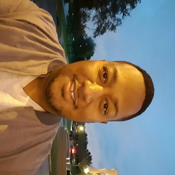 Profile Picture of Carlos Wilson (@cardewilson) on Poshmark