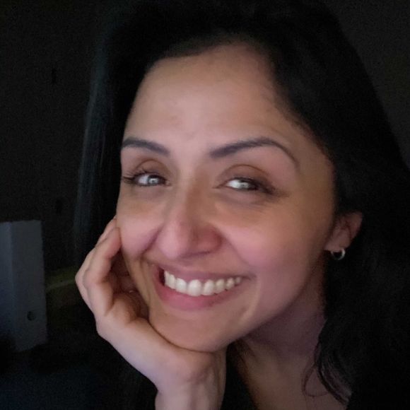 Profile Picture of Kathleen Woestehoff (@kwoestehoff) on Poshmark