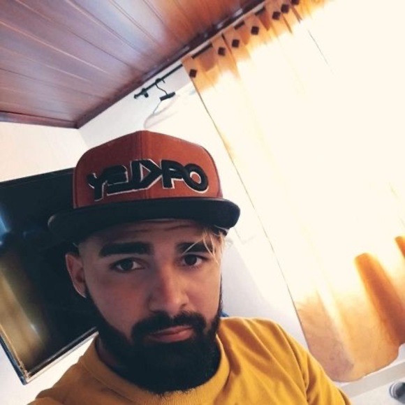 Profile Picture of Pablo Lezama (@elfruponch991) on Poshmark