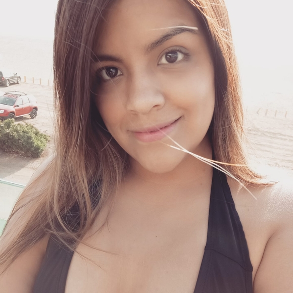 Profile Picture of Marion Pinares (@marionphany) on Poshmark
