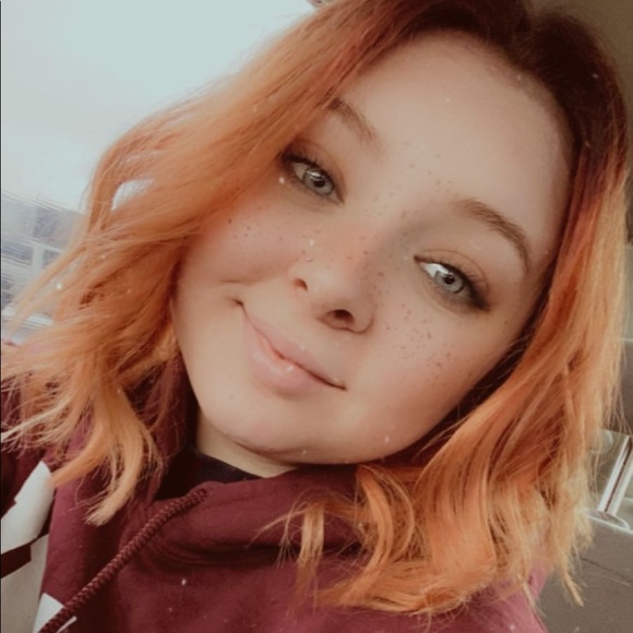 Profile Picture of Ivy Chapman (@ivyezechel16) on Poshmark