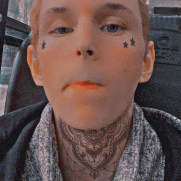 Profile Picture of Steven Hyde (@stevenhyde686) on Poshmark