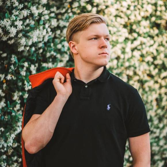 Profile Picture of Duncan Black (@duncanblack) on Poshmark