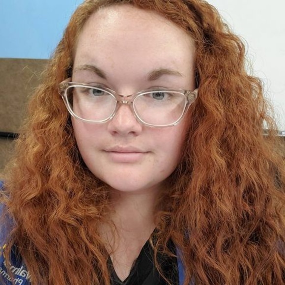 Profile Picture of Sabrina Tuell (@sabrina_ki) on Poshmark