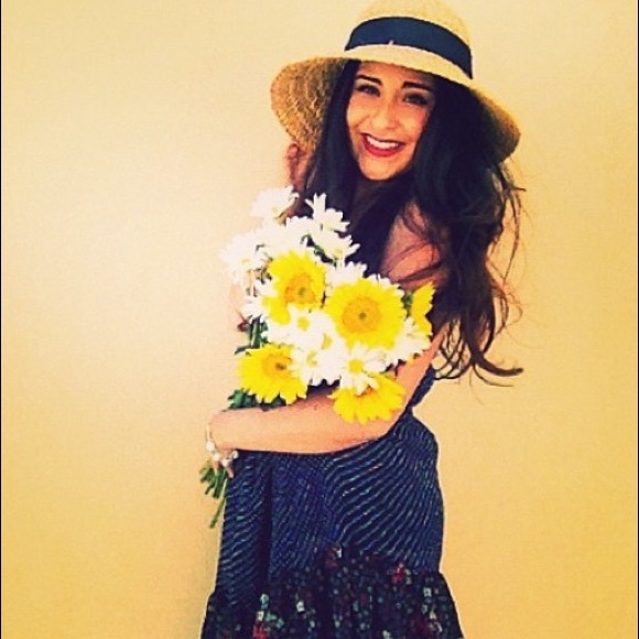 Profile Picture of Dayna Sanchez (@sanch232) on Poshmark