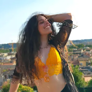 Profile Picture of Elle.💛 (@elleonorapetrilli) on Tiktok