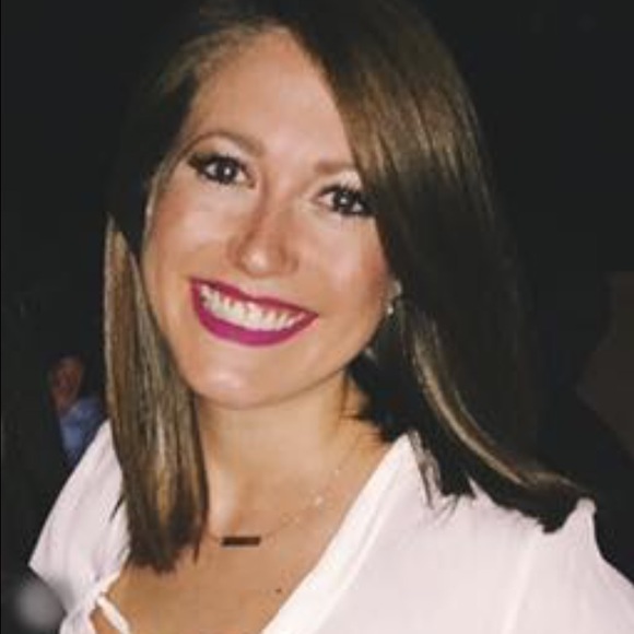 Caitlin Jelm - Poshmark Profile Picture of Caitlin Jelm (@caitlinjelm) on Poshmark