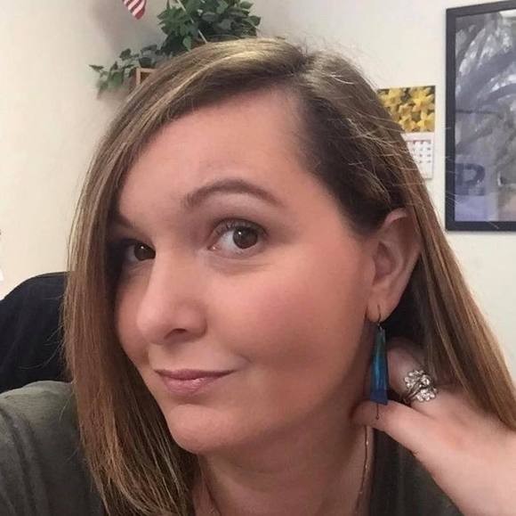 Profile Picture of Jodi Malmgren (@jodimalmgren) on Poshmark