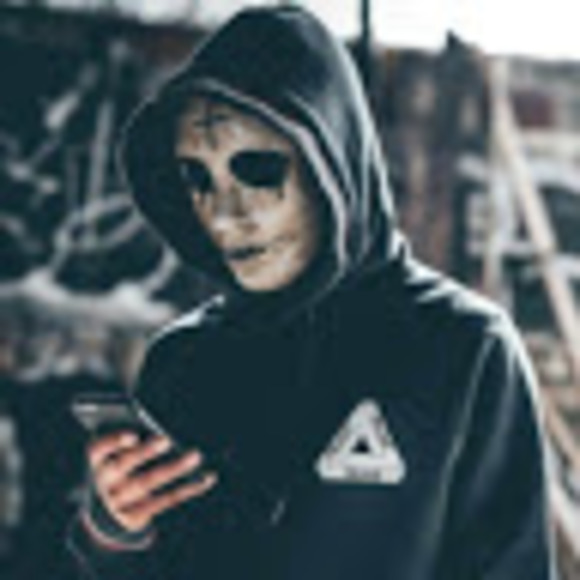 Damien Thorn - Poshmark Profile Picture of Damien Thorn (@mindtrikk) on Poshmark