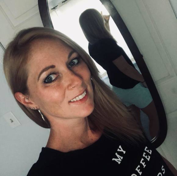 Alicia Javier - Poshmark Profile Picture of Alicia Javier (@ajavier7781) on Poshmark