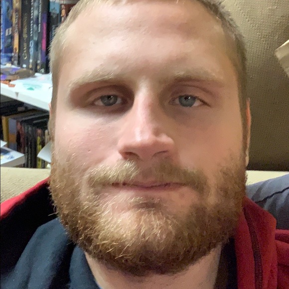 Profile Picture of Alex Urdahl (@aurdahl) on Poshmark