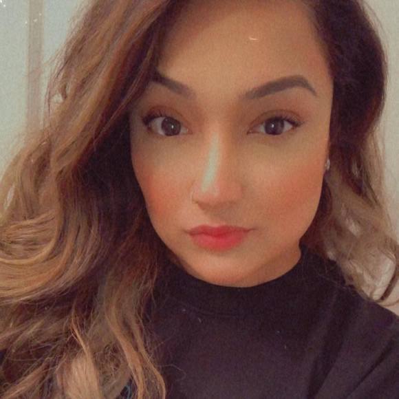 Profile Picture of Saba Ahmed (@sabaahmed775) on Poshmark