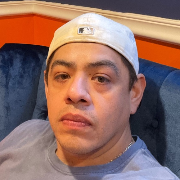Profile Picture of Mike Gomez (@mikeg2379) on Poshmark