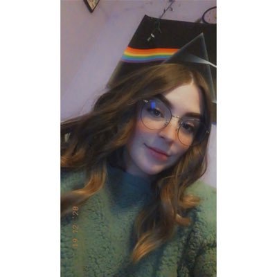 Profile Picture of  🌙 ⭐️ (@kimberlyprior9) on Twitter