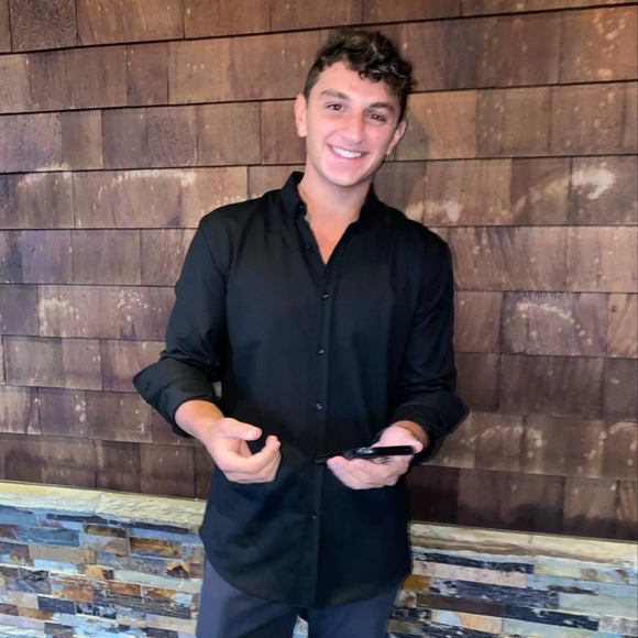 Profile Picture of Jordan Stummer (@jordanstummer) on Poshmark