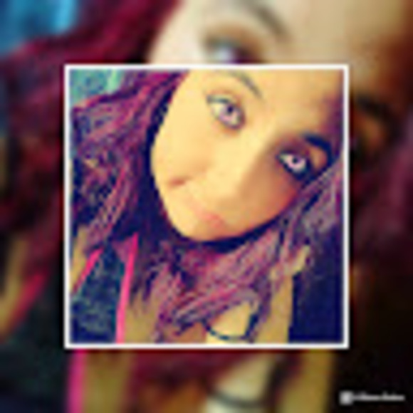 Profile Picture of Jean Lapray (@jeaniequeen) on Poshmark