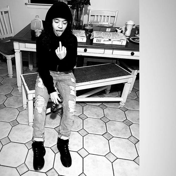 Profile Picture of Leigha Savv (@leighaaaaasavv) on Poshmark