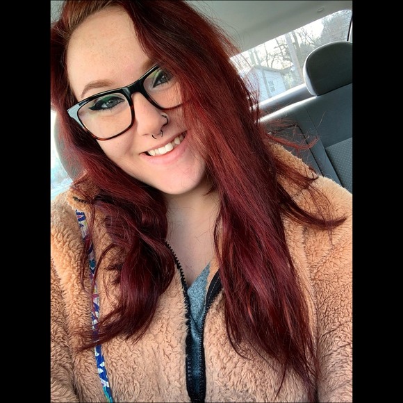 Profile Picture of Danielle Ebersole (@alltimedisaster) on Poshmark