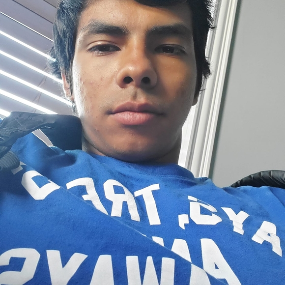 Profile Picture of Isaac Salinas (@isaacsalinas988) on Poshmark