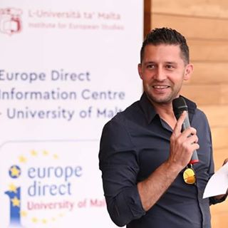 Profile Picture of Leo Rosen (@leo.rosen.965) on Facebook