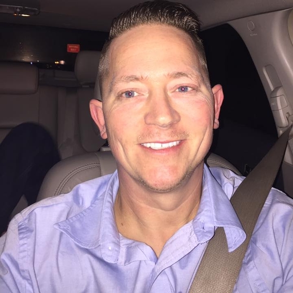 Profile Picture of Bobby Gary (@bulldog5297) on Poshmark