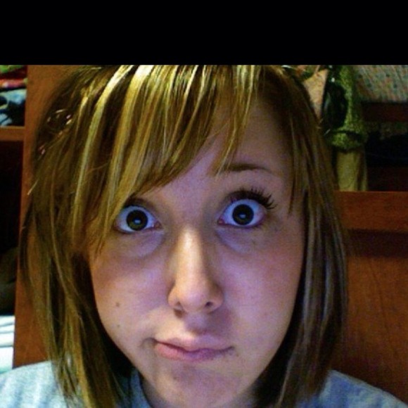 Profile Picture of Brittany Bennett (@mrsbennett0715) on Poshmark