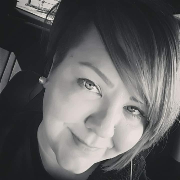 Profile Picture of Karen Wardwell (@kmwardwell) on Poshmark