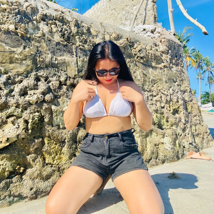 Profile Picture of Roxanne (@rox_ayie) on Tiktok