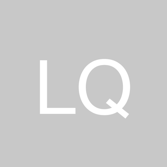 Profile Picture of Linda Quiram (@lindaquiram) on Poshmark