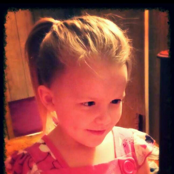 Profile Picture of Lucy Wheeler (@lulubelle_82) on Poshmark