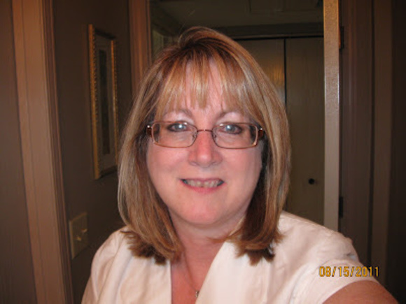 Profile Picture of Mindy Sharp (@mgsharp4) on Poshmark