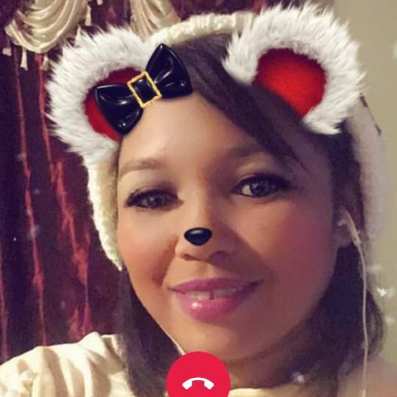Profile Picture of Samira Delarosa (@samiradelarosa) on Poshmark
