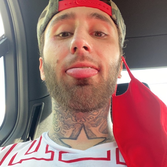 Profile Picture of Matthew Troiano (@mattyjt19) on Poshmark