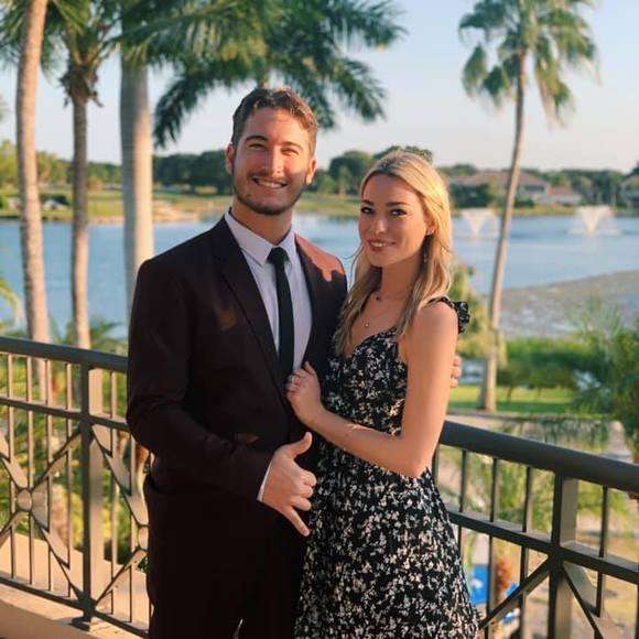 Profile Picture of Hannah Schoenmaker (@hsflgrl) on Poshmark