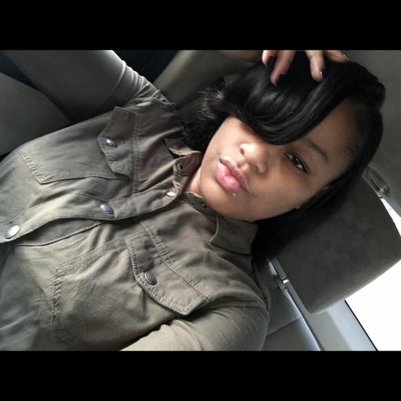 Profile Picture of Sade Mitchell (@sade_22) on Poshmark