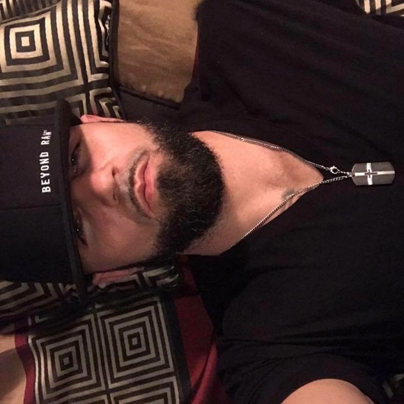 Profile Picture of Devin Chapman (@dbosschapman) on Poshmark