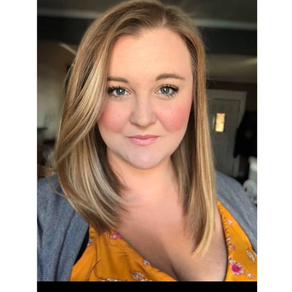 Bailey Holmes - Poshmark Profile Picture of Bailey Holmes (@baileyholmes) on Poshmark