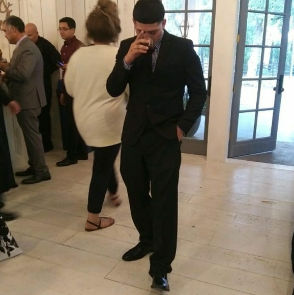 Profile Picture of Jonathan Ulloa (@rambo42199) on Poshmark