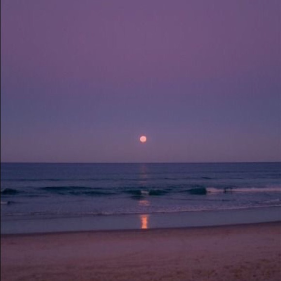 Profile Picture of Bella Pollice (@beachymoon) on Poshmark