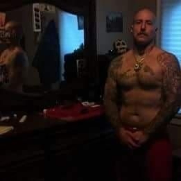 Profile Picture of Christopher Arnold (@christophera775) on Poshmark