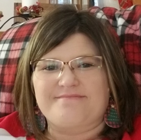 Profile Picture of Susan Cody (@susancody74) on Poshmark