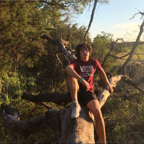 Profile Picture of Joshua Guajardo (@joshua_guajardo) on Poshmark