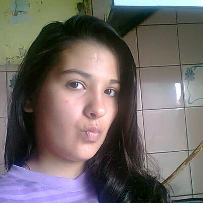 Profile Picture of Carina Flores (@Carinaflores8) on Twitter