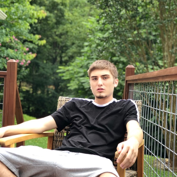 Profile Picture of Ian Squitieri (@ian_hs25) on Poshmark