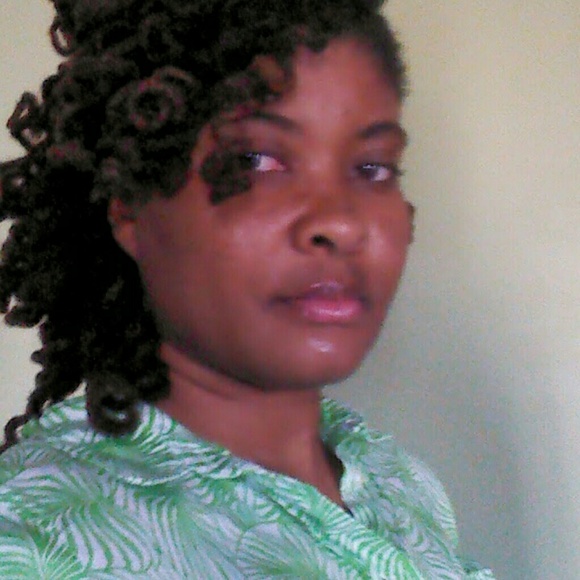 Profile Picture of Alberta Owusu (@deladem2010) on Poshmark
