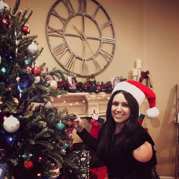 Profile Picture of Carolina Garzon (@crazycarolain) on Poshmark