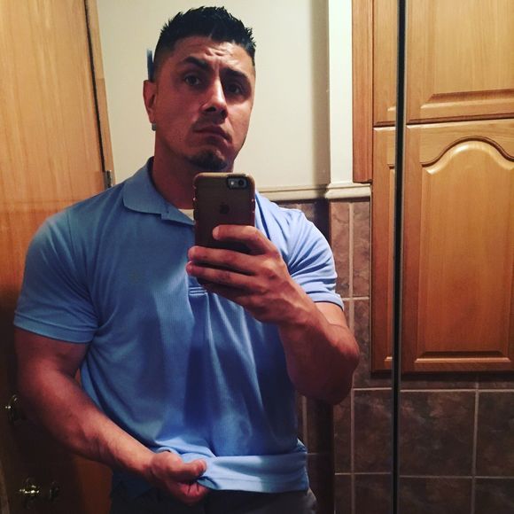 Profile Picture of Mario Velez (@mariovelez916) on Poshmark