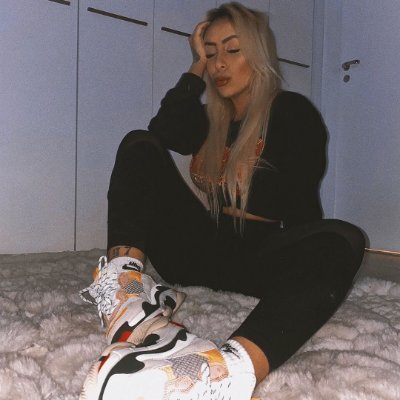 Profile Picture of Lora Blackwell (@lora_blackwell) on Twitter